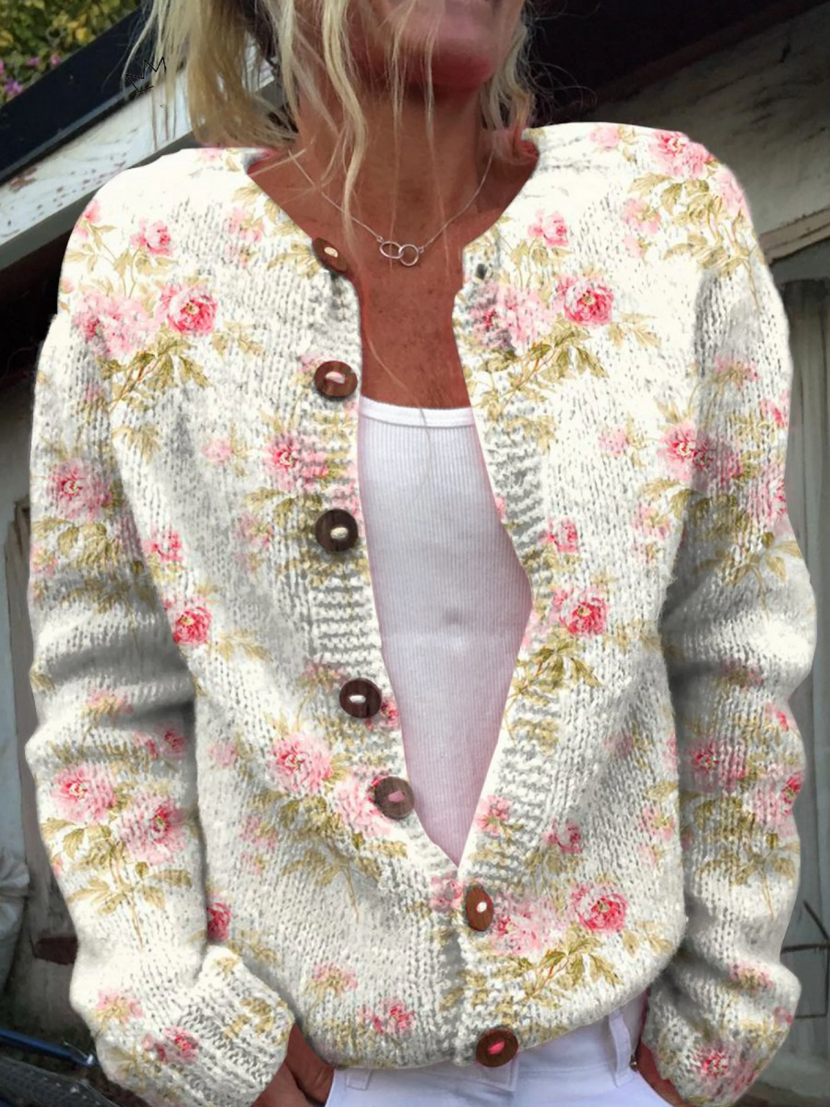 Pulover cu model floral și cu frunze, cu nasturi