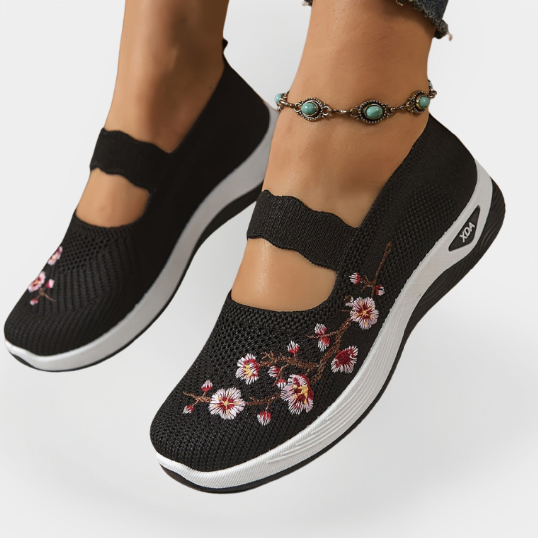 Pantofi anatomici cu flori brodate