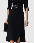 Aurora – Rochie Midi Neagră cu Curea și Tiv Asimetric