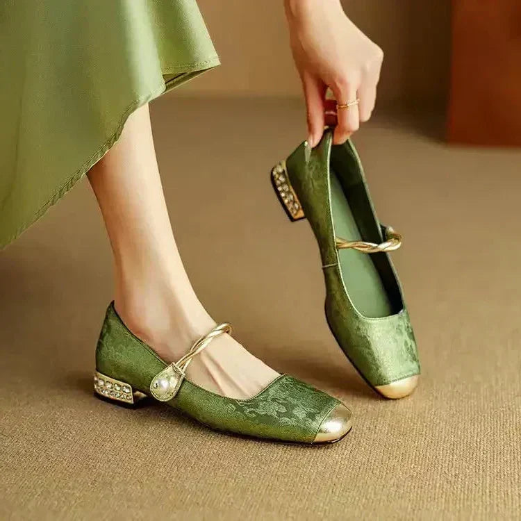 Veronica – Pantofi clasici cu toc, cu aspect elegant