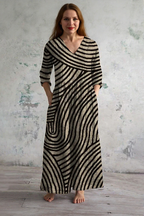 Belinda – Rochie Maxi cu Dungi și Decolteu în Formă de V