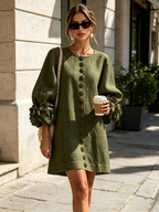 Rochie mini de damă cu nasturi florali, mâneci 3/4 și manșete în formă de trandafir