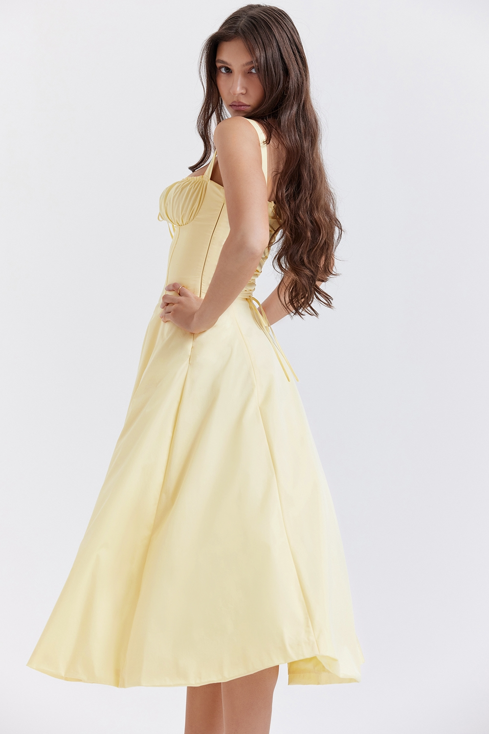 Vivienne – Rochie Midi cu Corset Romantic