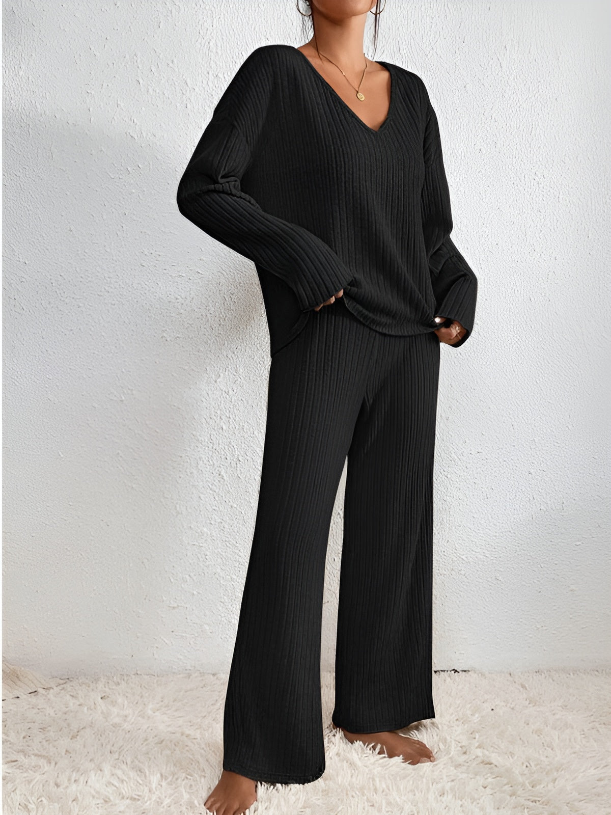 Wilma – Set Tricotat Două Piese Pulover V și Pantaloni Confortabili